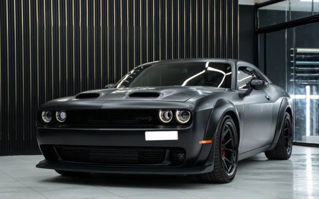 Dodge Challenger Hellcat Redeye - image 1