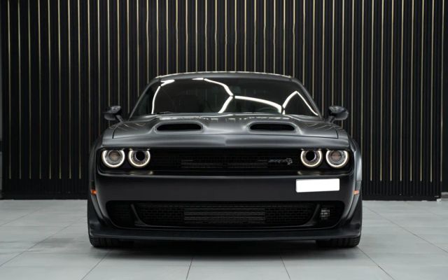 Dodge Challenger Hellcat Redeye - image 2