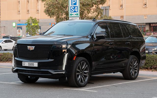 Cadillac Escalade - image 1