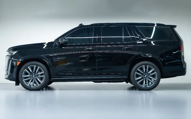 Cadillac Escalade Sport Platinum - image 2