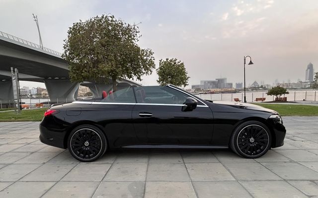 Mercedes-Benz CLE-200 CONVERTIBLE - image 4