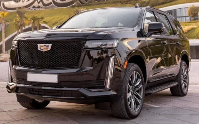 Cadillac Escalade Sport - image 2