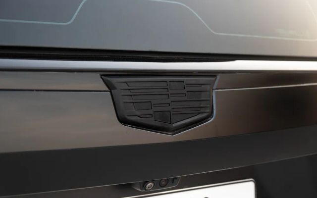 CADILLAC ESCALADE XL VIP - image 4