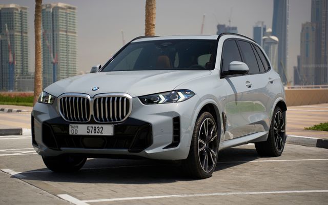 BMW X5 40i - image 1