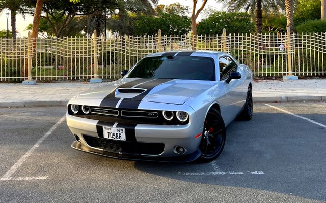 Dodge Challenger - image 1