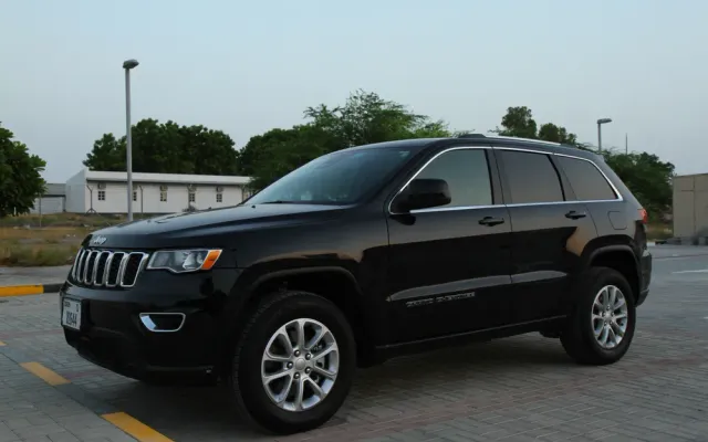 Jeep Grand Cherokee - image 2