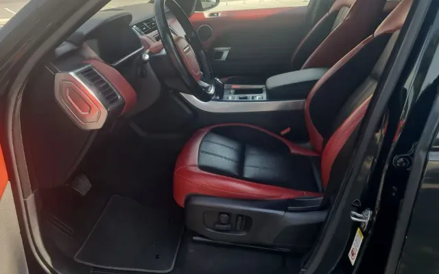 RANGE ROVER SPORT-red interior - image 4