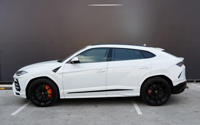 LAMBORGHINI URUS MY20 - image 2