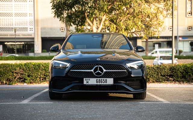 Mercedes-Benz C200 - image 3
