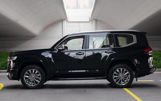 TOYOTA LAND CRUISER - image 3