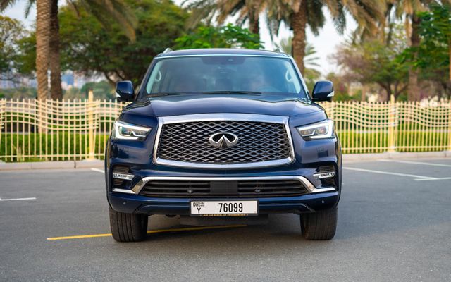 Infiniti QX80 - image 3