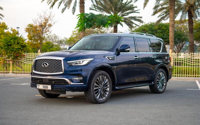 Infiniti QX80 - image 1