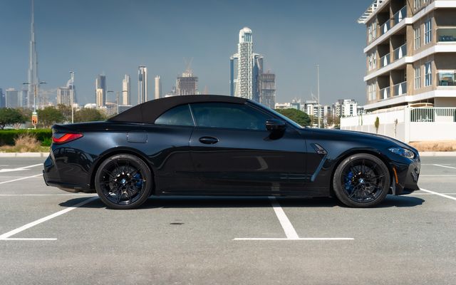 BMW M4 Competition Convertible - image 4