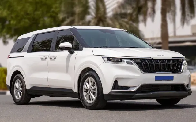KIA CARNIVAL - image 1