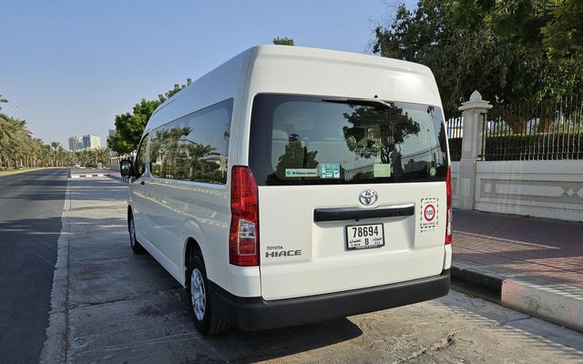 Toyota Hiace - image 4