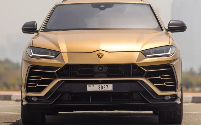 Lamborghini Urus - image 2