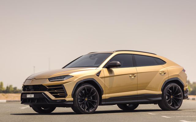 Lamborghini Urus - image 1