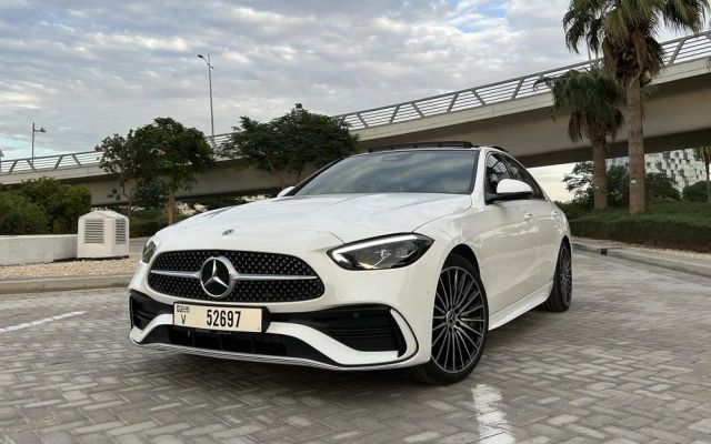 Mercedes-Benz C-200 - image 3