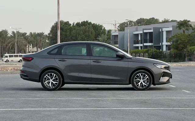 GEELY EM GRAND - image 2