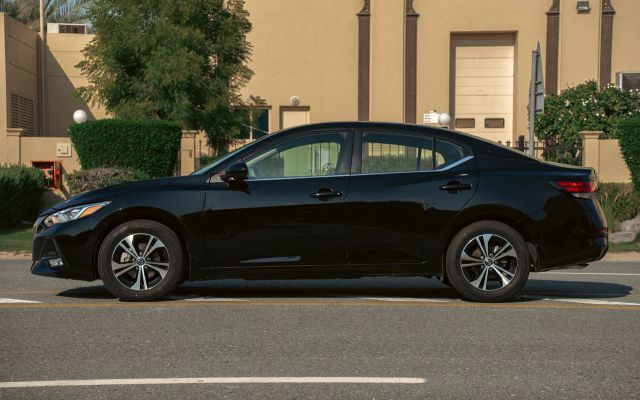 NISSAN SENTRA - image 3