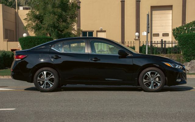 NISSAN SENTRA - image 4
