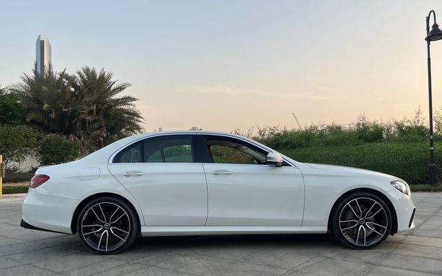 Mercedes E350 - image 2