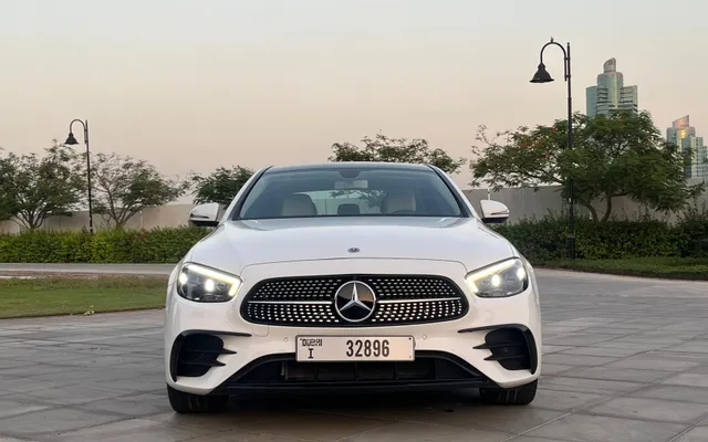 Mercedes E350 - image 3