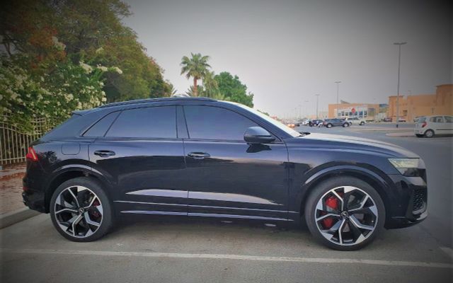 AUDI RS Q8 - image 2