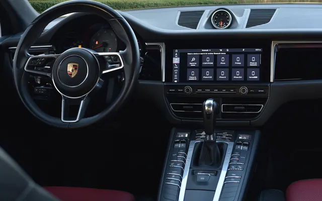 Porsche Macan - image 3