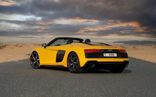 AUDI R8 V10 Spyder - image 3