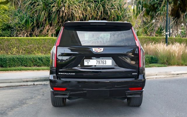 Cadillac Escalade - image 3