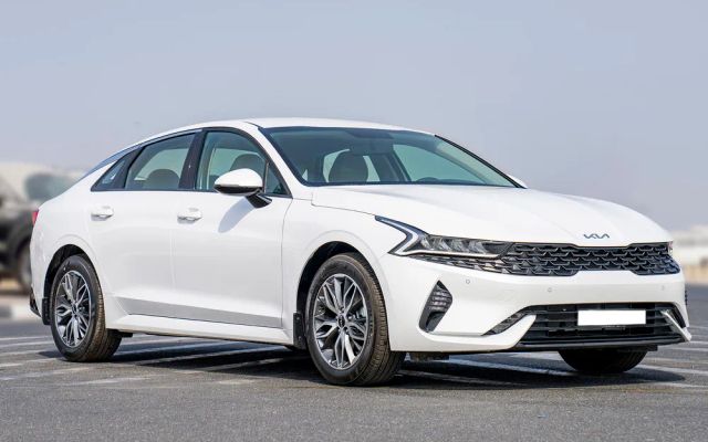 KIA K5 - image 4