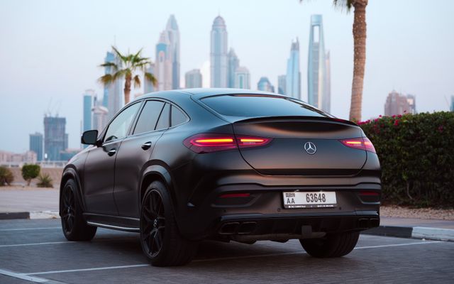 MERCEDES GLE 63 S AMG - image 2