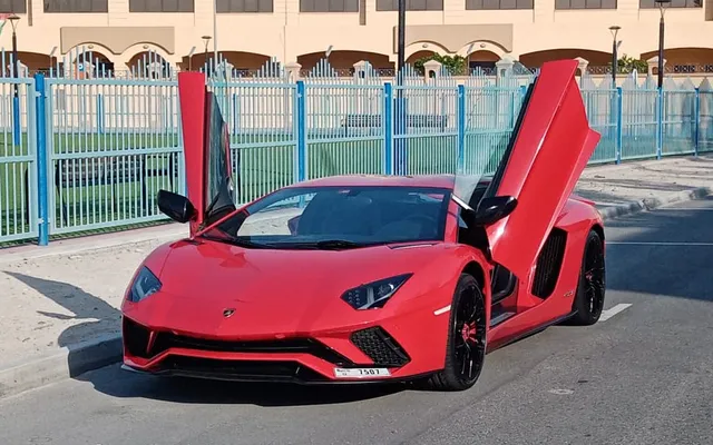 LAMBORGHINI AVENTADOR - image 1