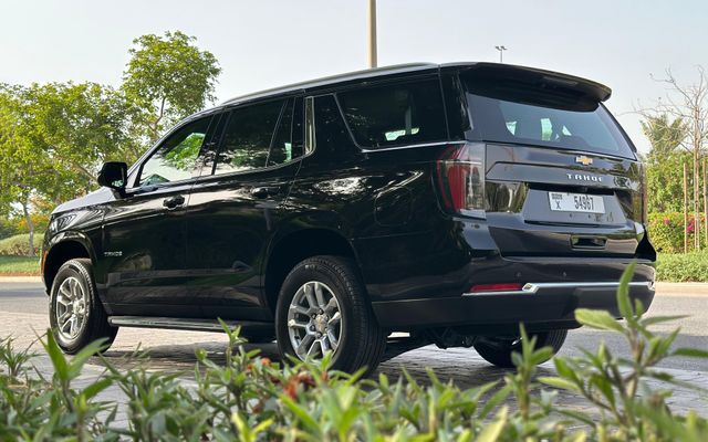 CHEVROLET TAHOE - image 4