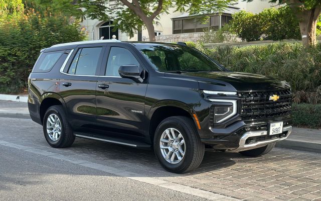 CHEVROLET TAHOE - image 3