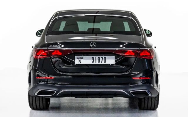 Mercedes E 300 - image 4