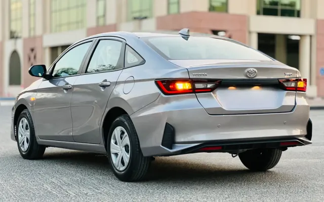 Toyota Yaris - image 4
