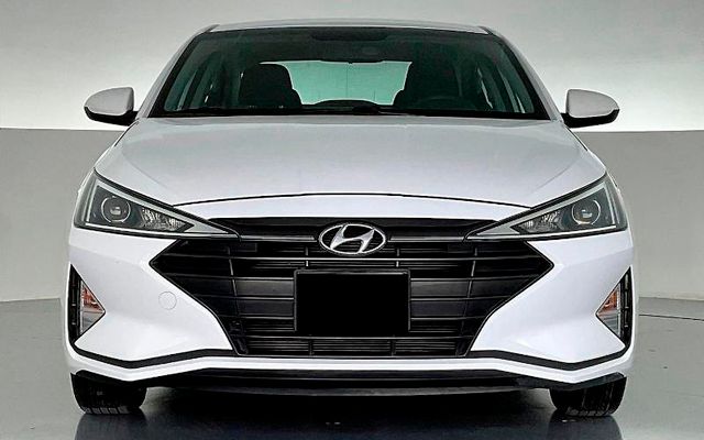 HYUNDAI ELANTRA - image 2