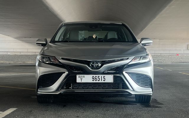 Toyota Camry - image 3