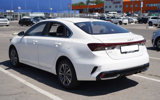 Kia K3 - image 4