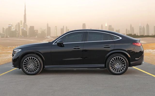 Mercedes Benz GLC200 Coupe Black - image 2