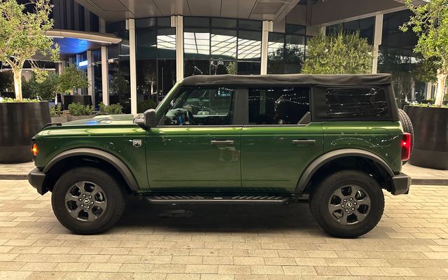 Ford Bronco - image 2
