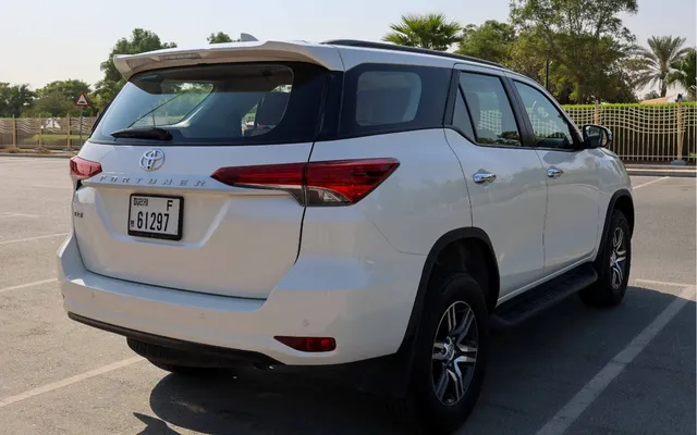 TOYOTA FORTUNER - image 3