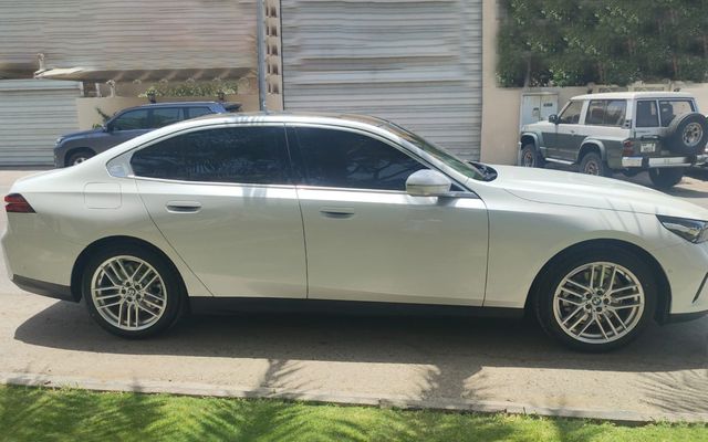BMW 520I 2025 - image 4