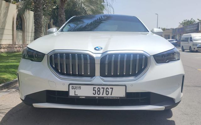 BMW 520I 2025 - image 2