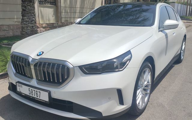 BMW 520I 2025 - image 1