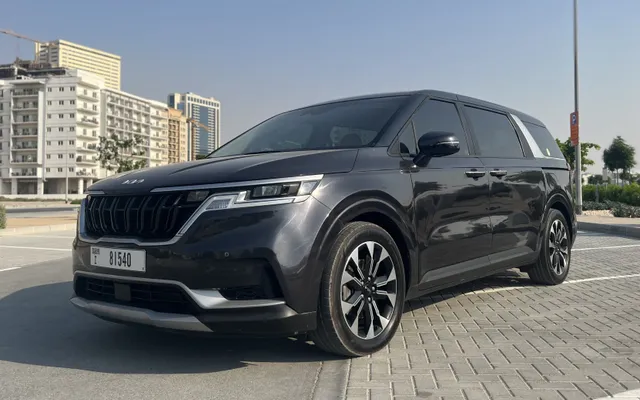 Kia Carnival EX - image 2