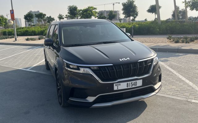 Kia Carnival EX - image 3