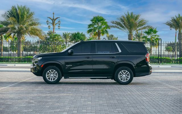 CHEVROLET TAHOE - image 2